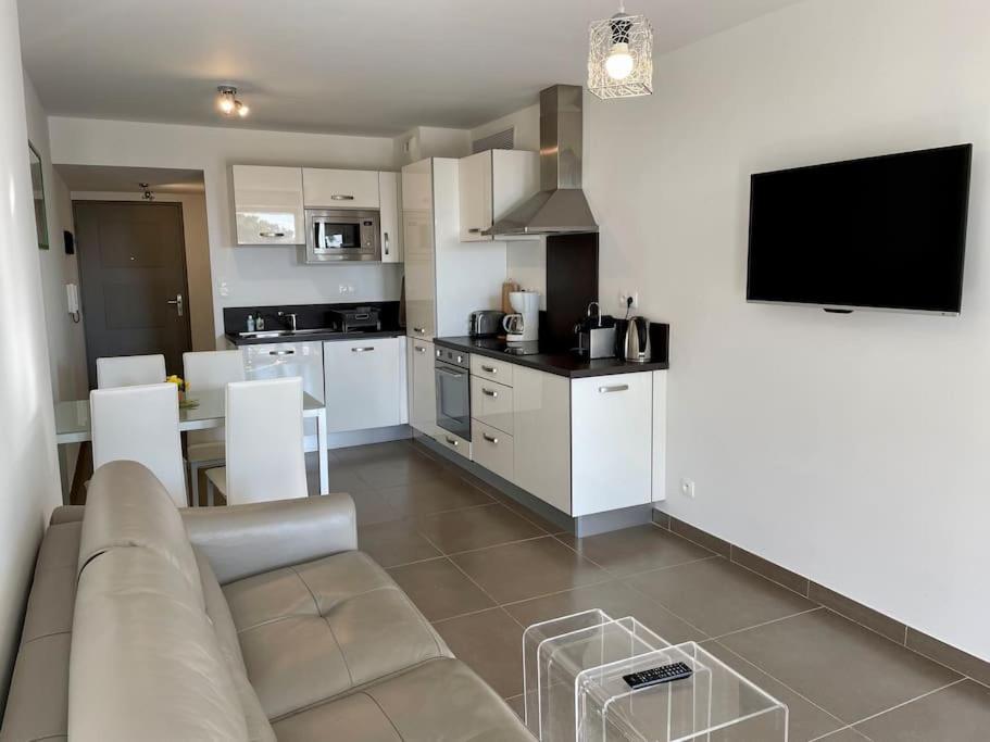 17 - Appartement Neuf, Parking Terrasse Et Jolie Vue Bandol Buitenkant foto